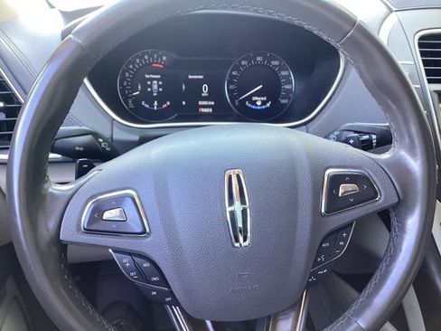 Used 2017 Lincoln MKX Select w/ Select Plus Package AWD/4WD image 25