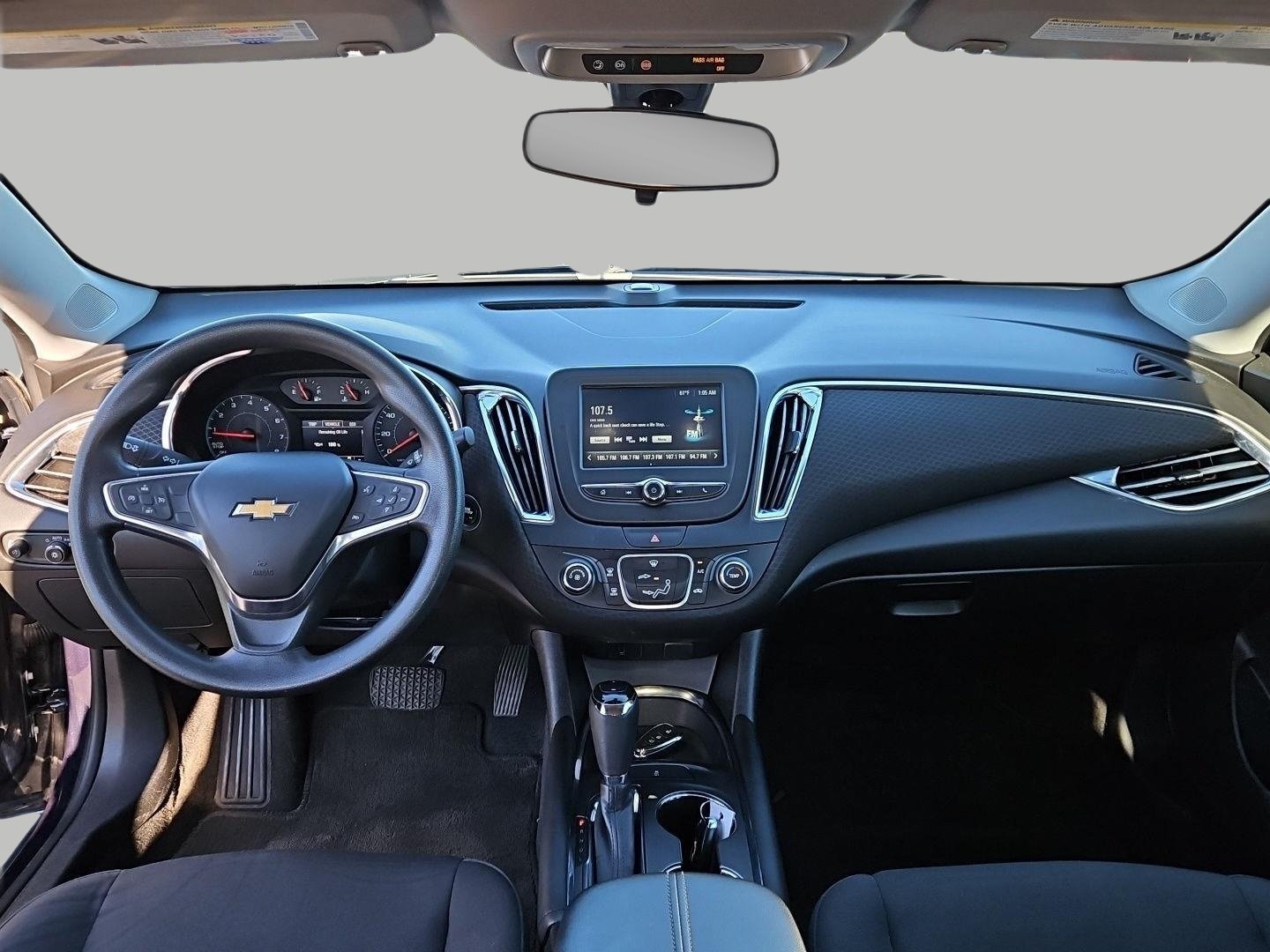 Used 2017 Chevrolet Malibu LT FWD image 18