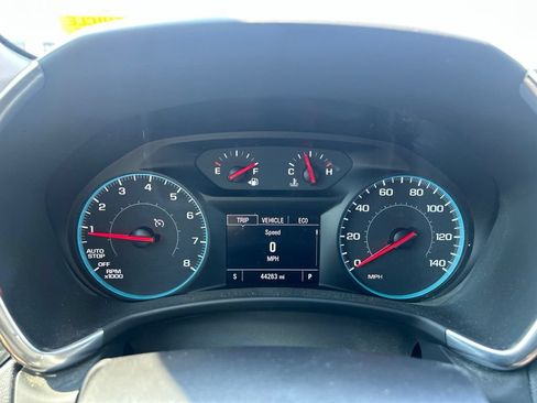 Used 2018 Chevrolet Equinox LT FWD image 23