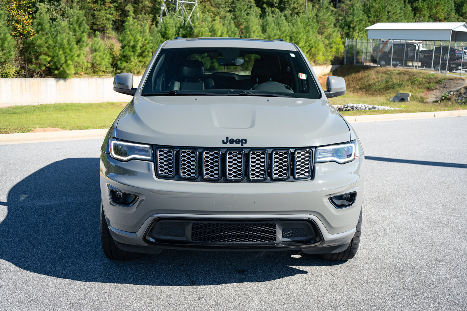 Used 2020 Jeep Grand Cherokee Altitude AWD/4WD image 2