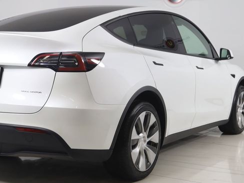 Used 2023 Tesla Model Y Long Range image 41