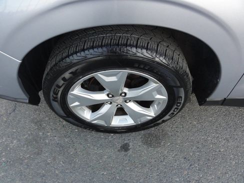 Used 2014 Subaru Forester 2.5i Premium w/ All-Weather Package image 8