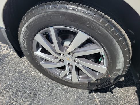 Certified 2024 Chevrolet Equinox Premier FWD image 38