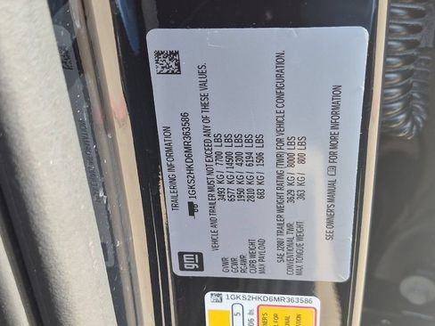 Used 2021 GMC Yukon XL AT4 w/ AT4 Premium Plus Package AWD/4WD image 31