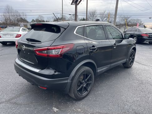 Used 2020 Nissan Rogue Sport S image 4