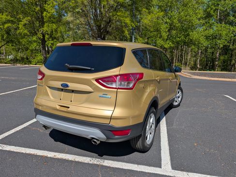 Used 2014 Ford Escape SE image 3