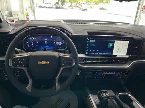 New 2026 Chevrolet Silverado 1500 High Country w/ Technology Package AWD/4WD image 16