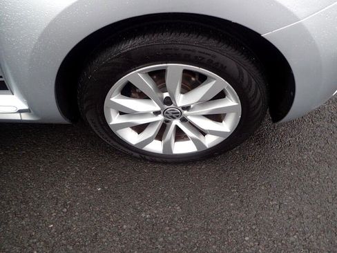 Used 2013 Volkswagen Beetle TDI image 23