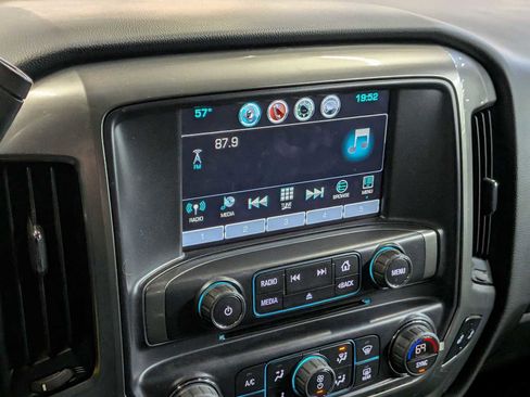 Used 2018 Chevrolet Silverado 1500 LT w/ All Star Edition image 31