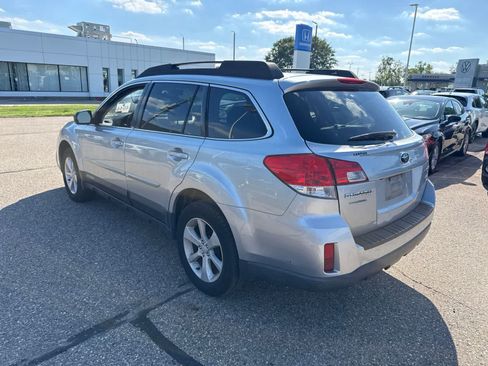 Used 2013 Subaru Outback 2.5i Premium AWD/4WD image 2