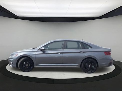 New 2026 Volkswagen Jetta SE FWD image 4