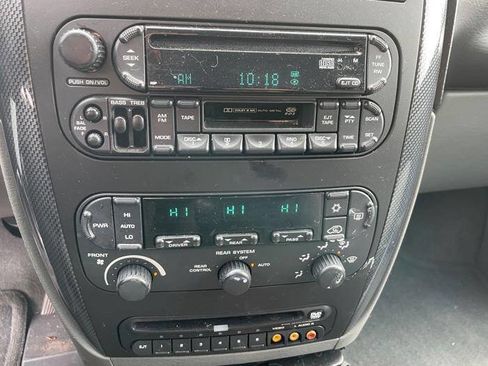 Used 2005 Dodge Grand Caravan SXT w/ Premium Group image 35