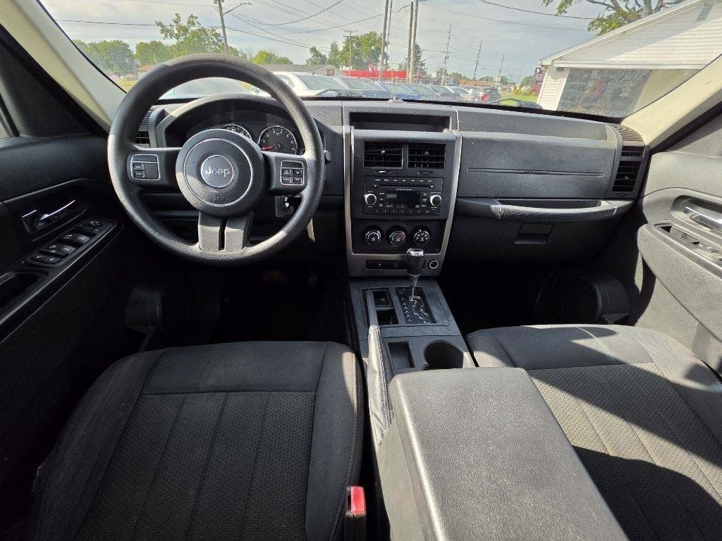 Used 2012 Jeep Liberty Sport RWD image 13