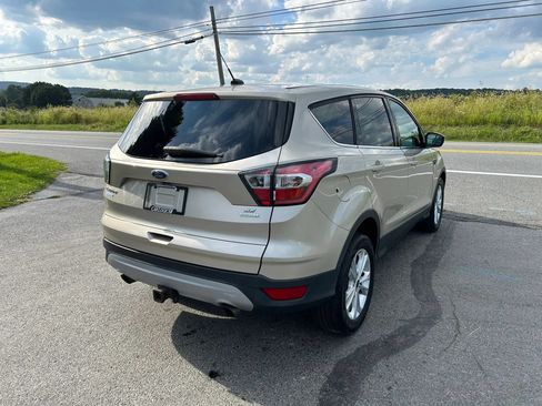 Used 2017 Ford Escape SE FWD image 5
