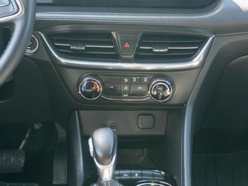 Used 2024 Buick Encore GX Preferred FWD image 16
