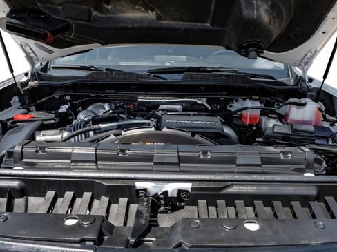 Used 2025 Chevrolet Silverado 3500 W/T AWD/4WD image 46