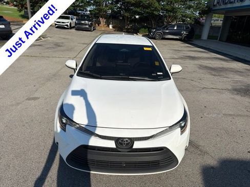 Used 2024 Toyota Corolla LE FWD image 9