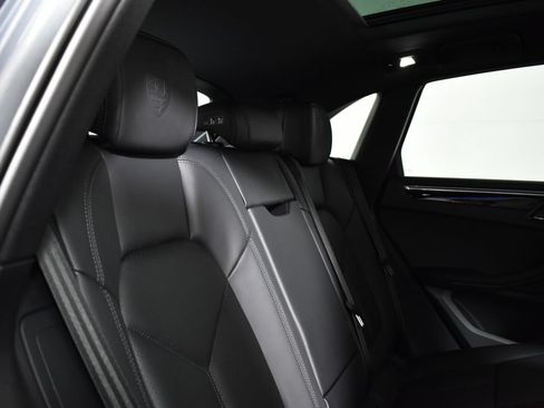 Used 2026 Porsche Macan AWD/4WD image 42