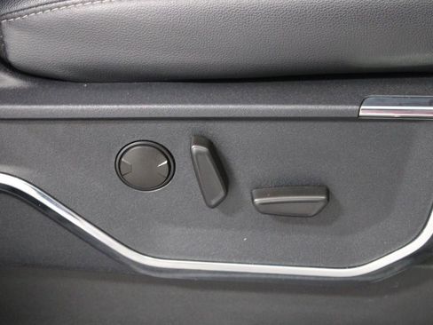 Used 2023 Ford F150 Lariat w/ Max Trailer Tow Package image 28