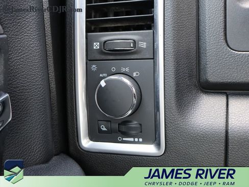 Used 2022 RAM 1500 Classic Warlock AWD/4WD image 30