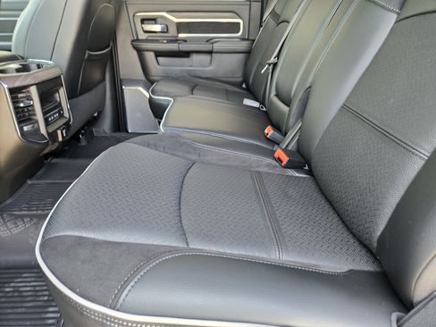 New 2026 RAM 2500 Laramie AWD/4WD image 22