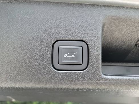 Used 2024 Chevrolet Equinox EV RS FWD image 16