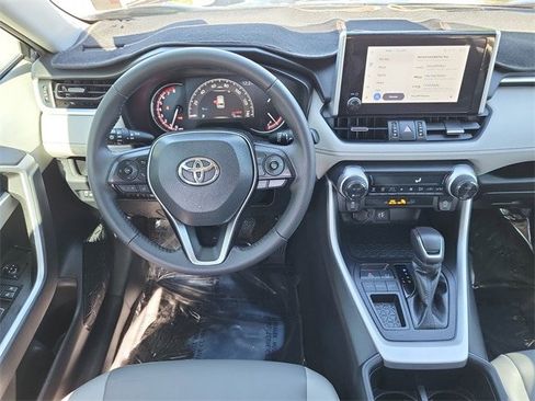 Used 2023 Toyota RAV4 XLE Premium image 27