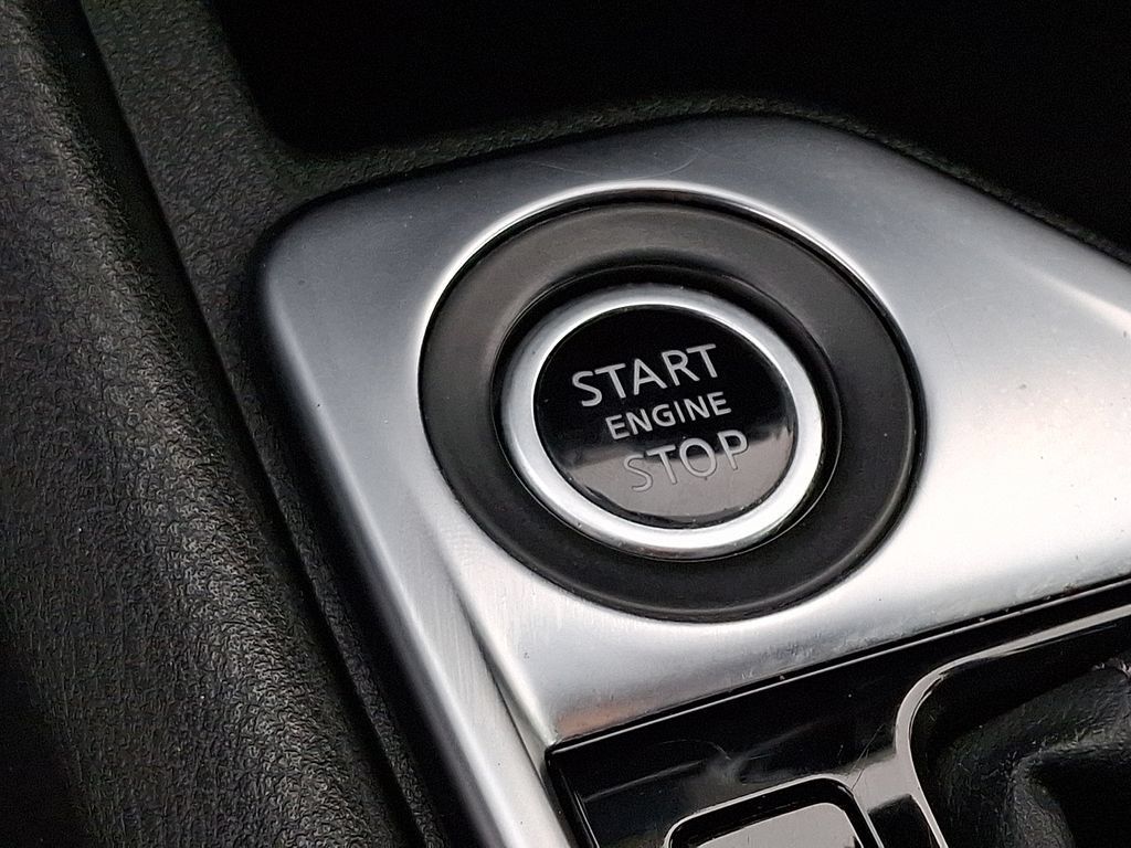 Used 2020 Nissan Sentra SV FWD image 23