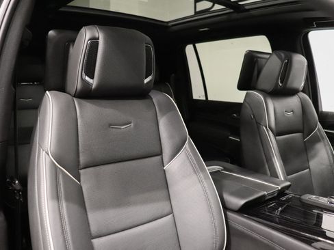 Certified 2023 Cadillac Escalade ESV Sport w/ Touring Package AWD/4WD image 16