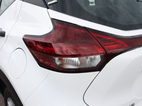 New 2025 Nissan Kicks Play S image 7