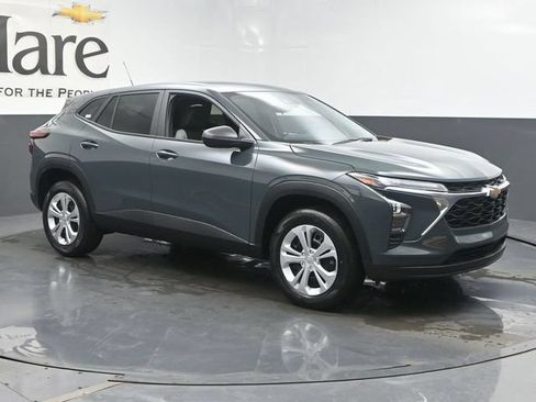 New 2026 Chevrolet Trax LS FWD image 6