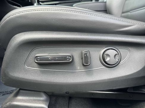 Used 2025 Honda CR-V EX-L image 16