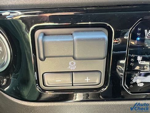 Used 2024 Chevrolet Silverado 1500 High Country w/ High Country Premium Package image 15