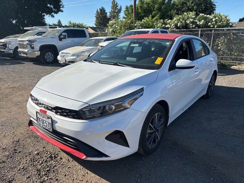 Used 2023 Kia Forte LXS FWD image 2