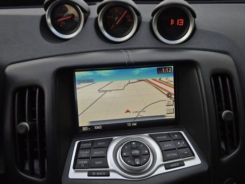 Used 2016 Nissan 370Z Touring RWD image 21