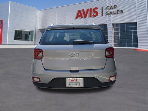 Used 2025 Hyundai Venue SEL FWD image 7