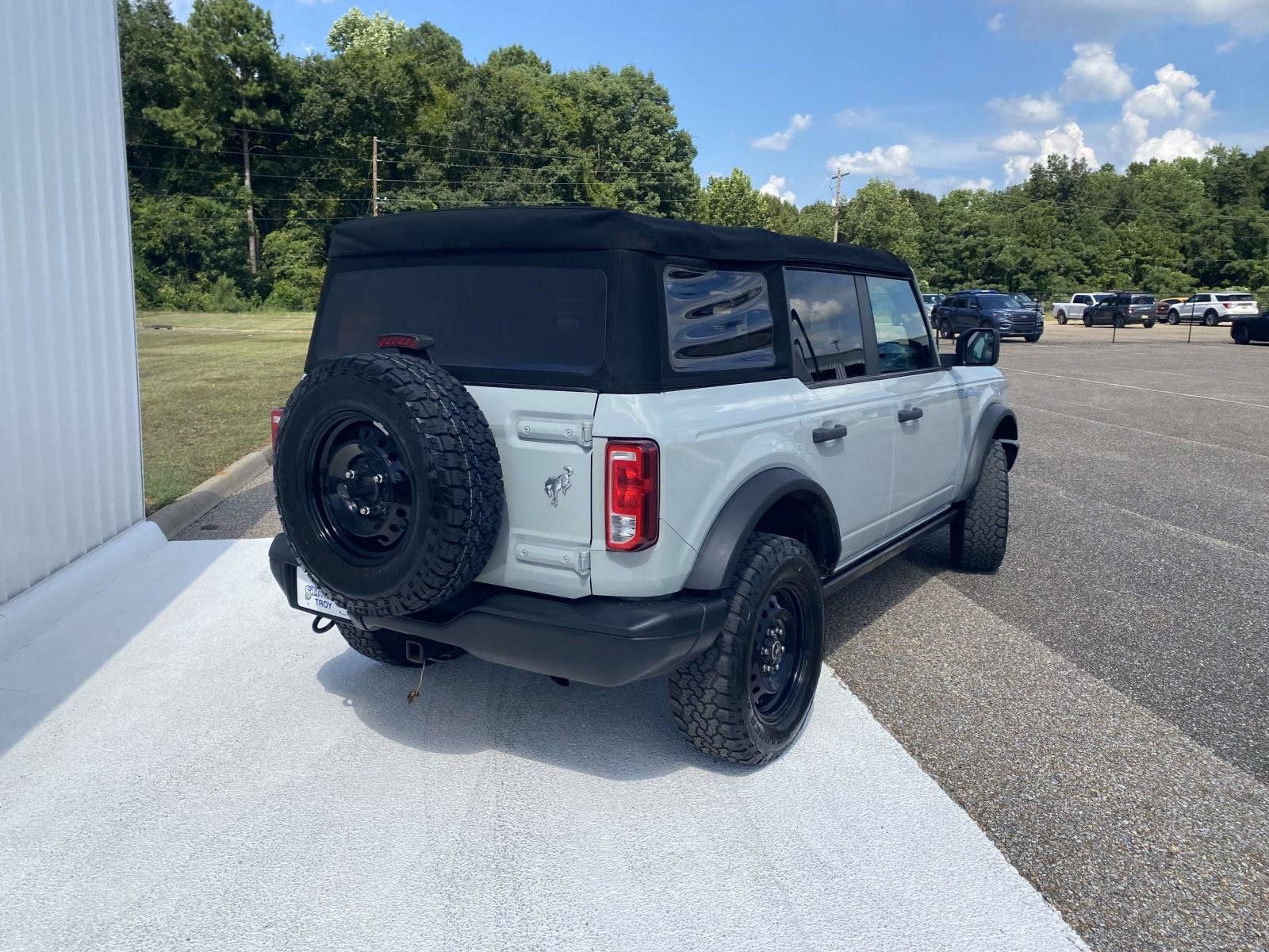 Used 2022 Ford Bronco Black Diamond AWD/4WD image 8
