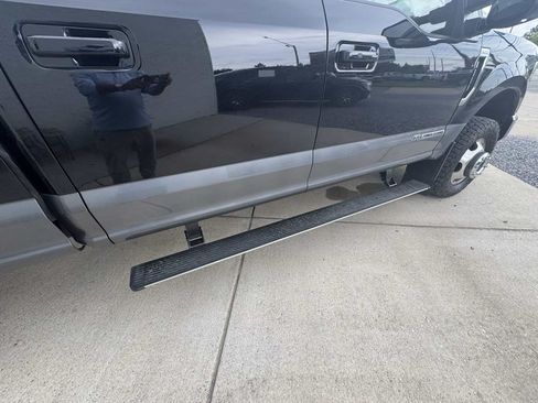 Used 2022 Ford F350 Lariat w/ Lariat Ultimate Package AWD/4WD image 27