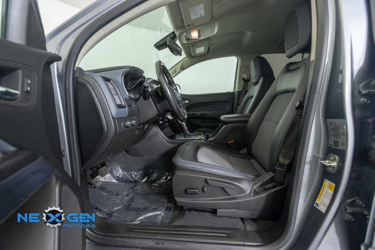 Used 2022 Chevrolet Colorado Z71 AWD/4WD image 14