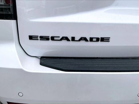 Used 2024 Cadillac Escalade Sport Platinum w/ LPO, ONYX Package image 30