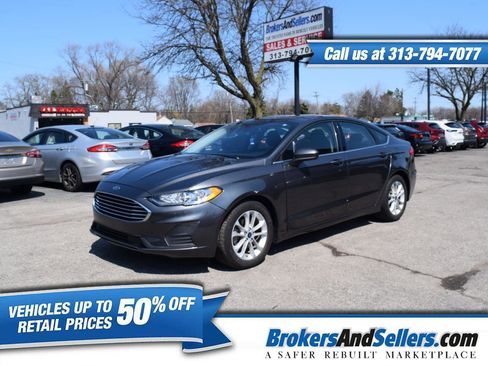Used 2020 Ford Fusion SE image 1