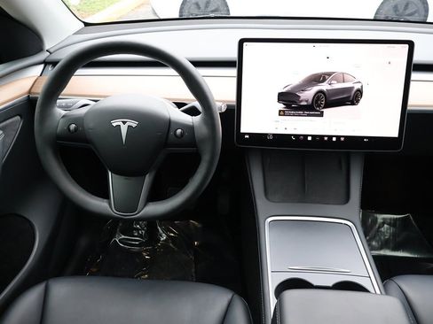 Used 2023 Tesla Model Y Long Range image 46