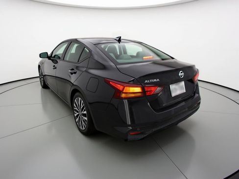 Used 2025 Nissan Altima 2.5 SV image 6