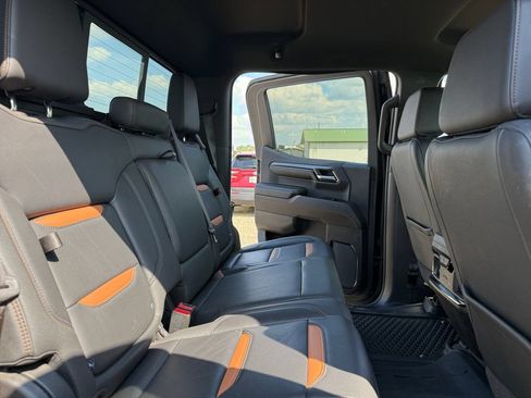 Used 2023 GMC Sierra 1500 AT4 w/ AT4 Preferred Package AWD/4WD image 39