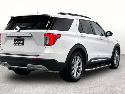 Used 2023 Ford Explorer XLT w/ Equipment Group 202A RWD image 2