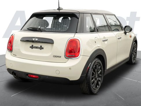 Used 2018 MINI Cooper 4-Door Hardtop w/ Premium Package FWD image 3