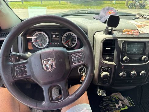 Used 2018 RAM 1500 ST AWD/4WD image 7
