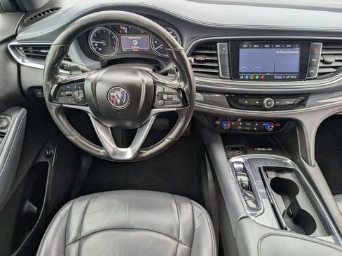 Used 2022 Buick Enclave Essence FWD image 10
