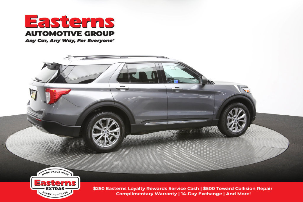 Used 2023 Ford Explorer XLT w/ Equipment Group 202A AWD/4WD image 44