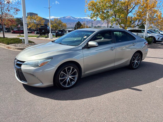 Used 2015 Toyota Camry XSE w/ Moonroof Package FWD image 3
